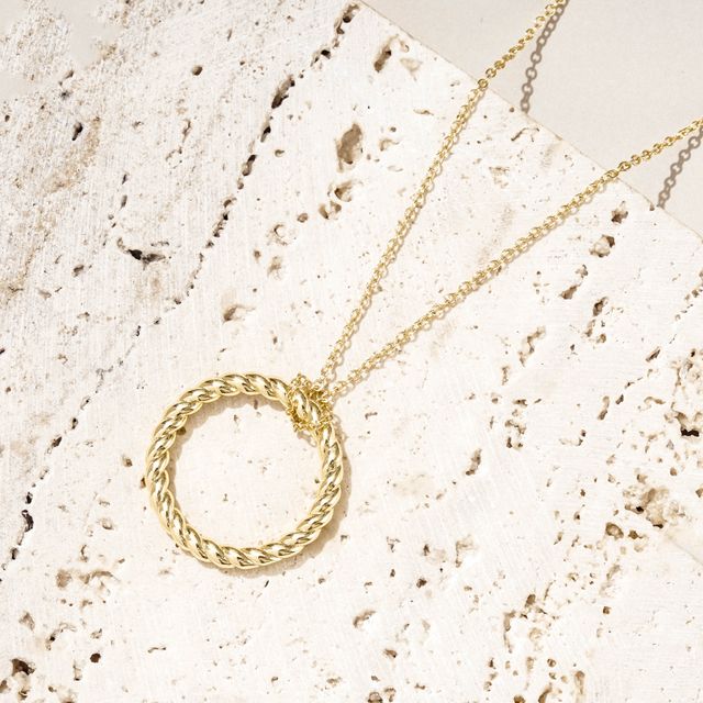 Golden Twist Circle Necklace